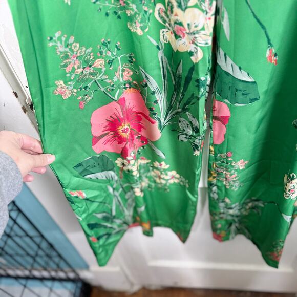 Lulu’s Thriving Vibes Bright Green Floral Print Satin Wide Leg Pants NEW Size L - Picture 4 of 16